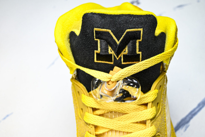 Air Jordan 5 Retro HQ7978-701