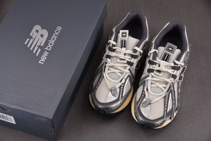 New Balance  1906A Tech Explosion  M1906AD