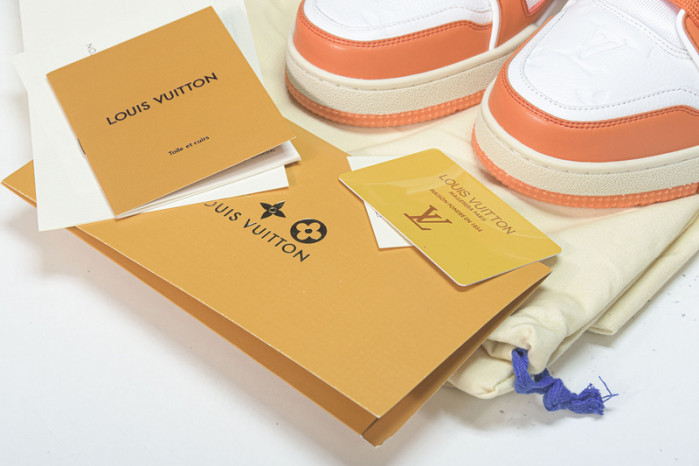 LV SNEAKER LOW YEE-005