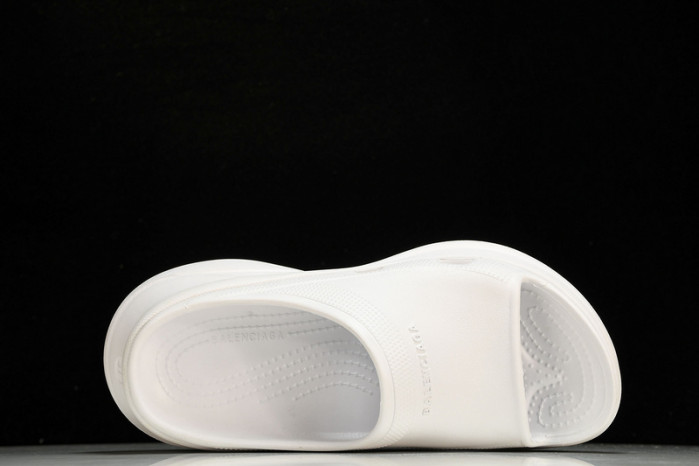 BLCG POOL CROCS  SLIDES W1S8E-9000