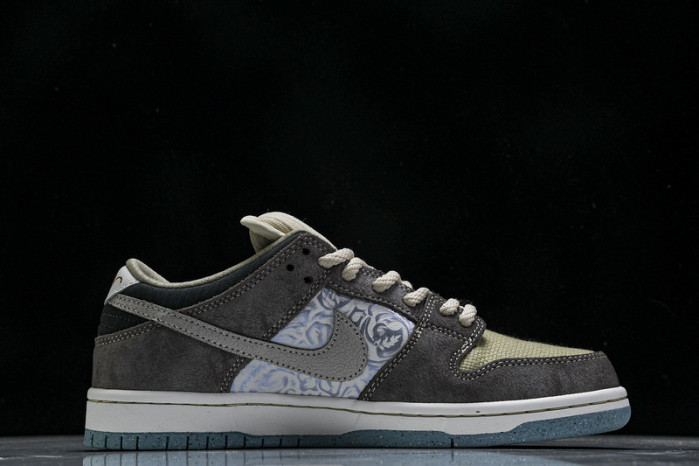 DUNK LOW  “Big Money Savings”  FZ3129