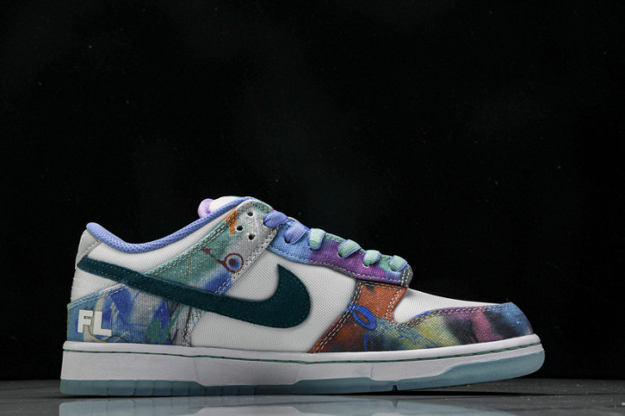 Nike Dunk Low x  Futura Laboratories HF6061-400