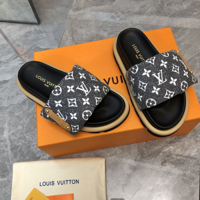 LV SLIPPERS