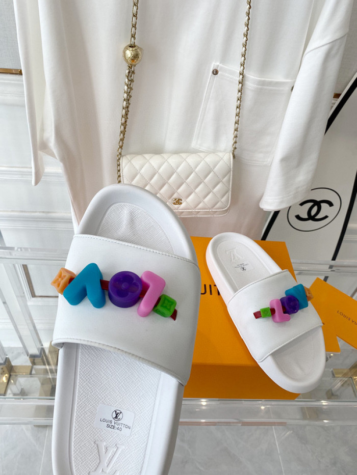LV SLIPPERS