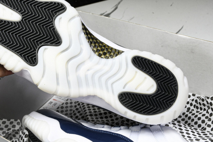 Air Jordan 11 Retro  LH0296-400