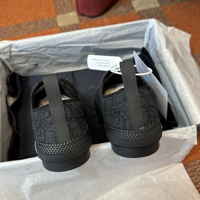 D10R B23 Sneakers Low Top