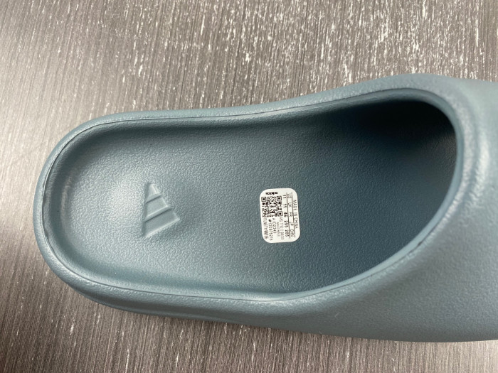 YEEZY SLIDE “Slate Marine” ID2349