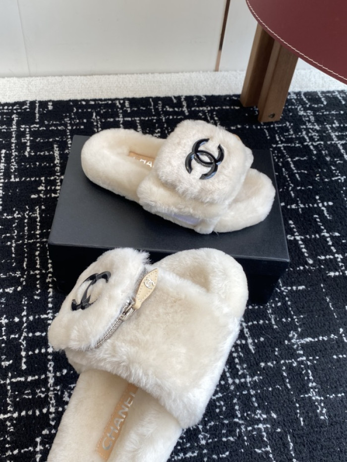 CH*NEL SLIPPERS