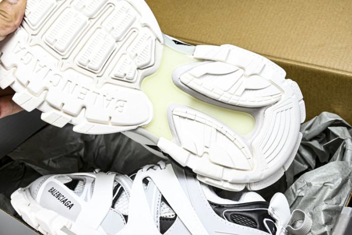 BLCG Track 3.0  W3AD39812