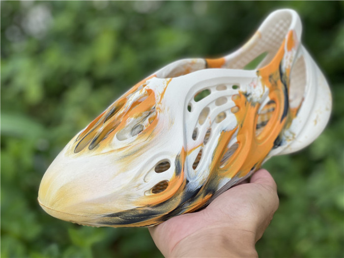 Adidas Yeezy Foam RNNR MXT Moon