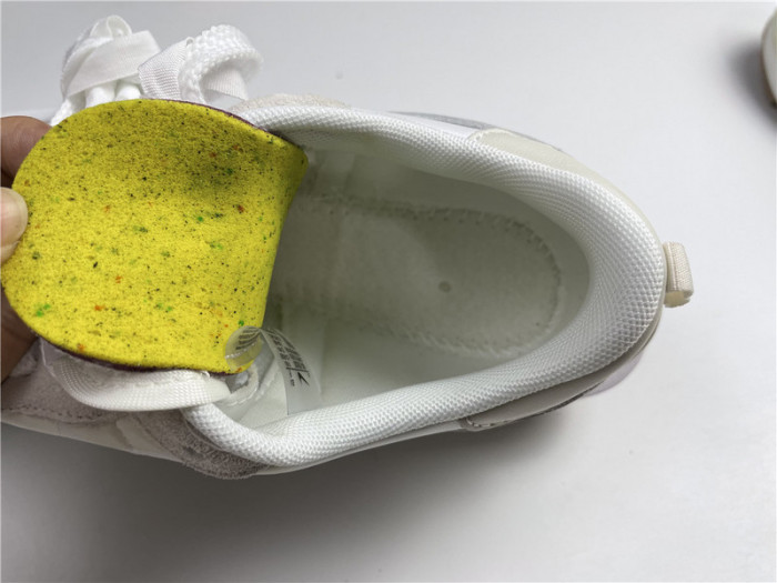 Nike Vaporwaffle Sacai Sail Gum DD1875-100