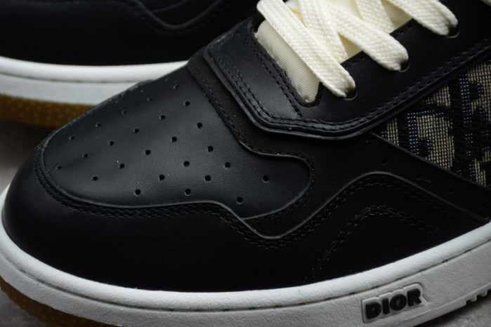D10R B27 High Top Sneaker